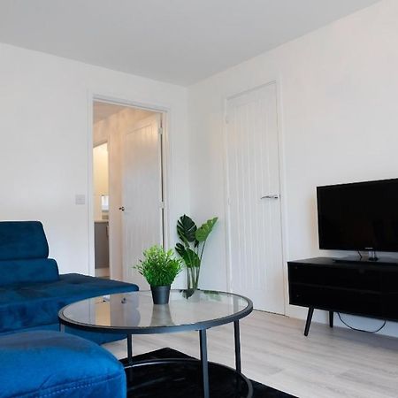 Stylish House With Private Parking Villa Glasgow Bagian luar foto