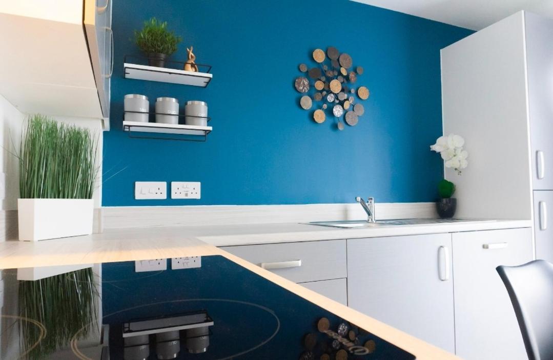 Stylish House With Private Parking Villa Glasgow Bagian luar foto