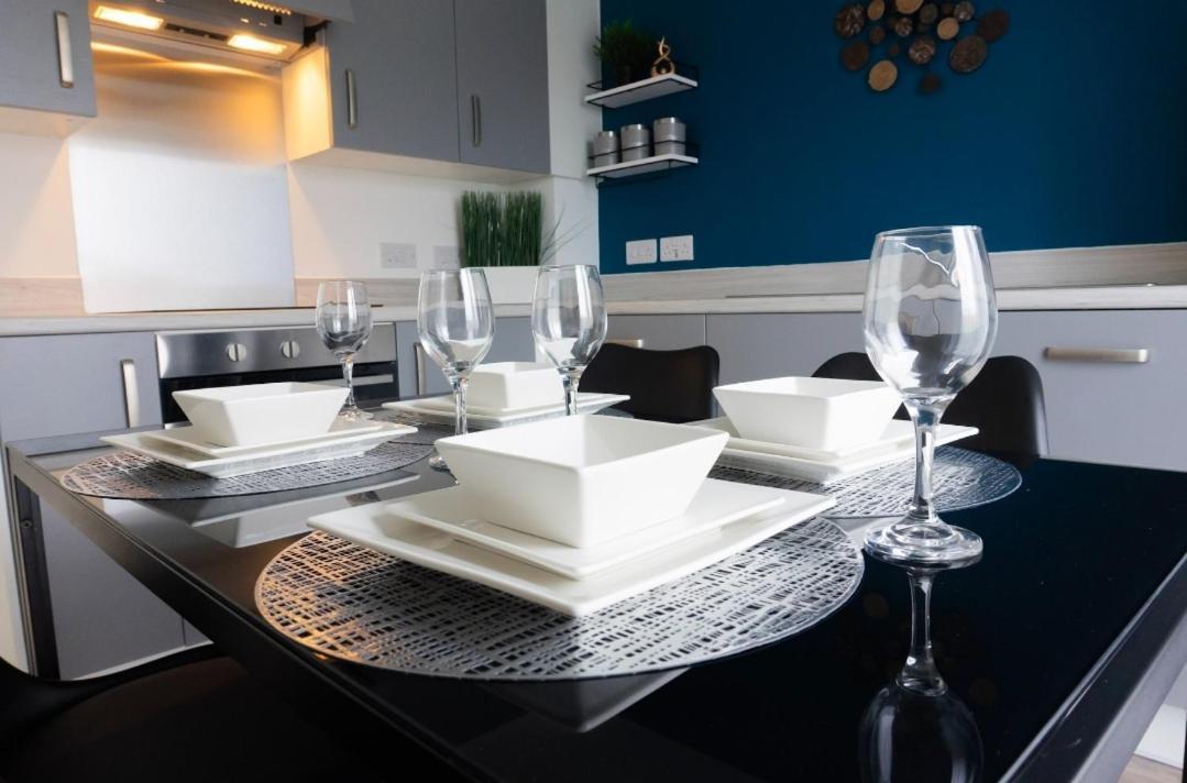Stylish House With Private Parking Villa Glasgow Bagian luar foto